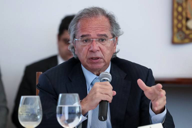 Plano de Guedes é aprovar auxílio emergencial em 3 semanas
